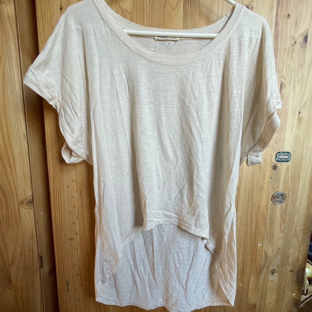 FRESH LAUNDRY High Low Summer Blouse Top Creamy Ecru Neutral S/S Tee Size Small